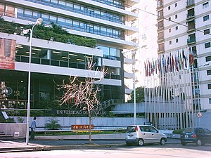 Universidad de Belgrano (UB)