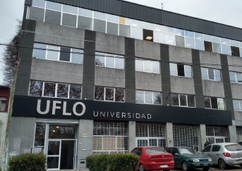 Universidad de Flores (UFLO)